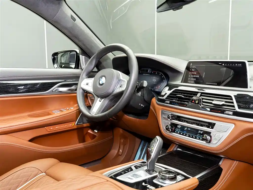 BMW 7 Series 2019 — фото 19