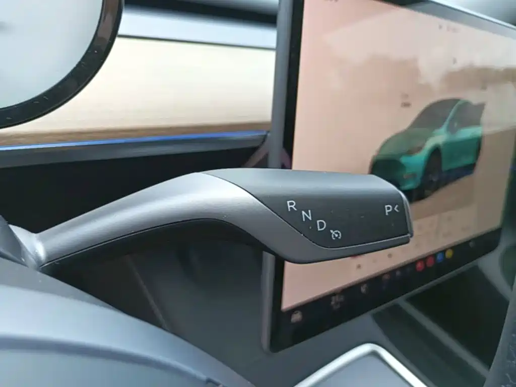 Tesla Model Y 2022 — фото 14