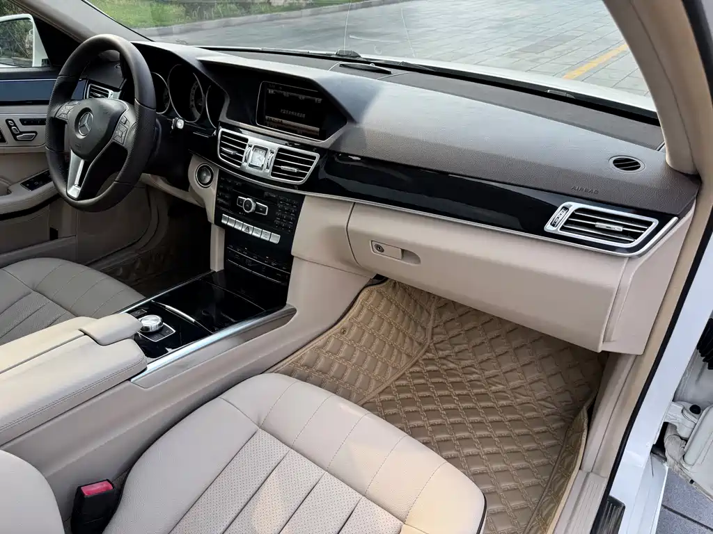 Mercedes-Benz E-Class 2015 — фото 18