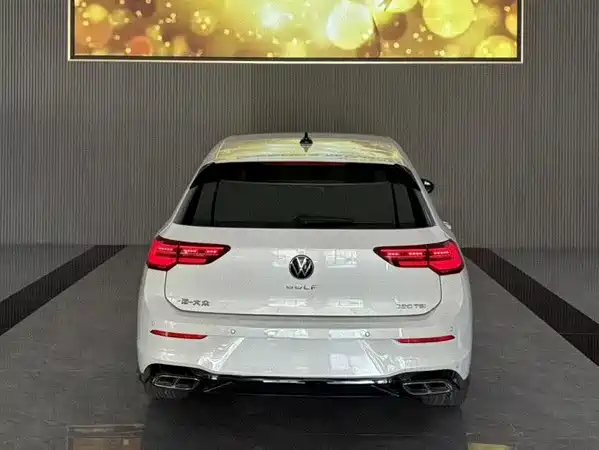 Volkswagen Golf 2024