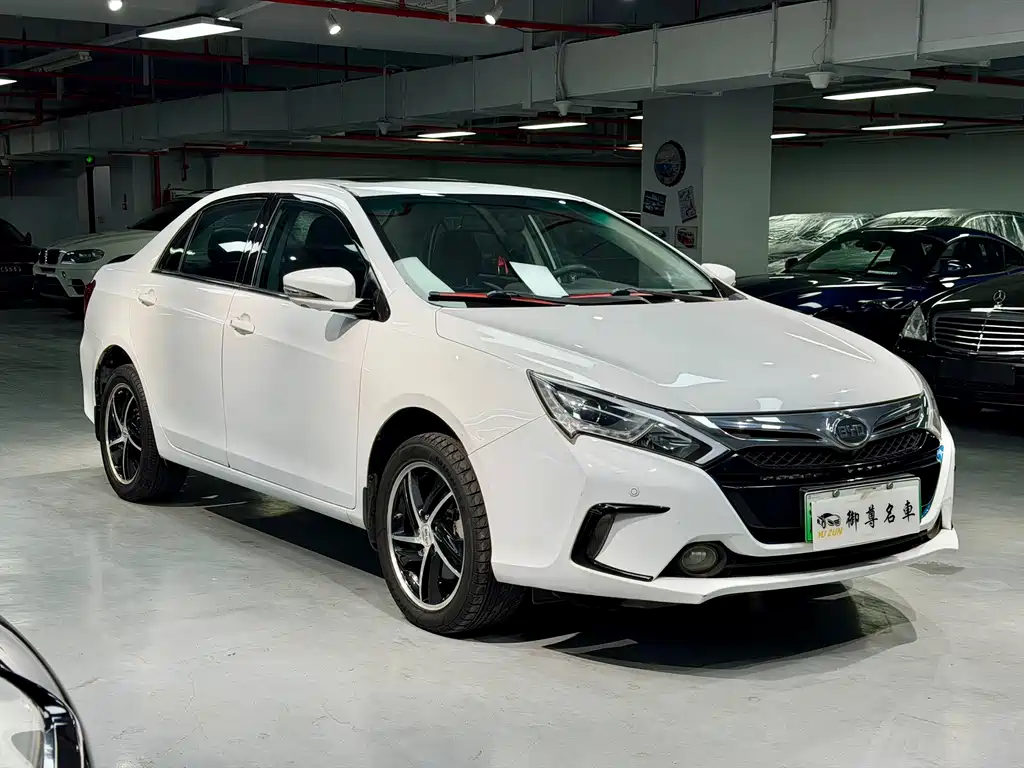 BYD Qin NEV 2015 — фото 2