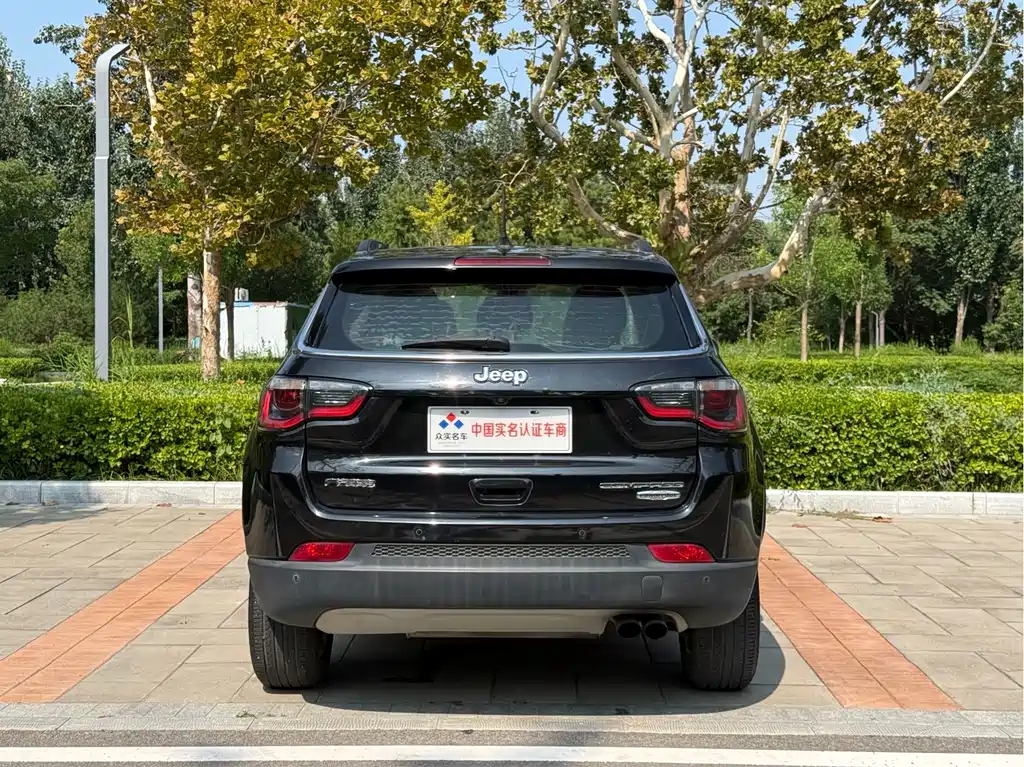 Jeep Compass 2018 — фото 19