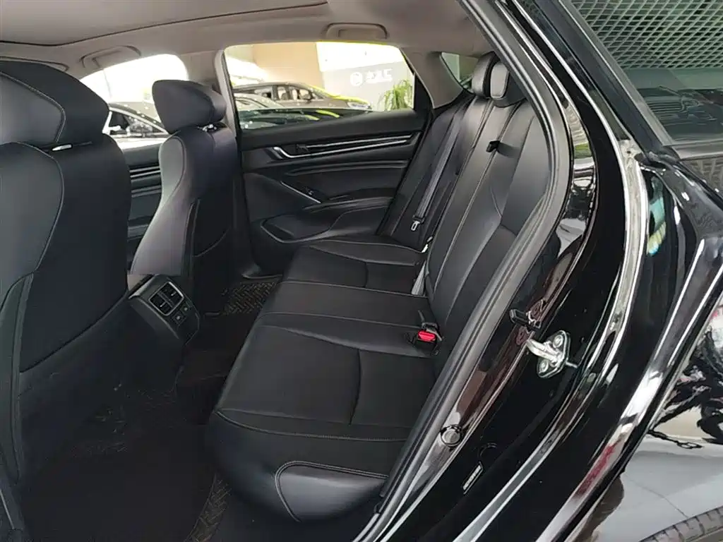 Honda Accord 2023 — фото 17