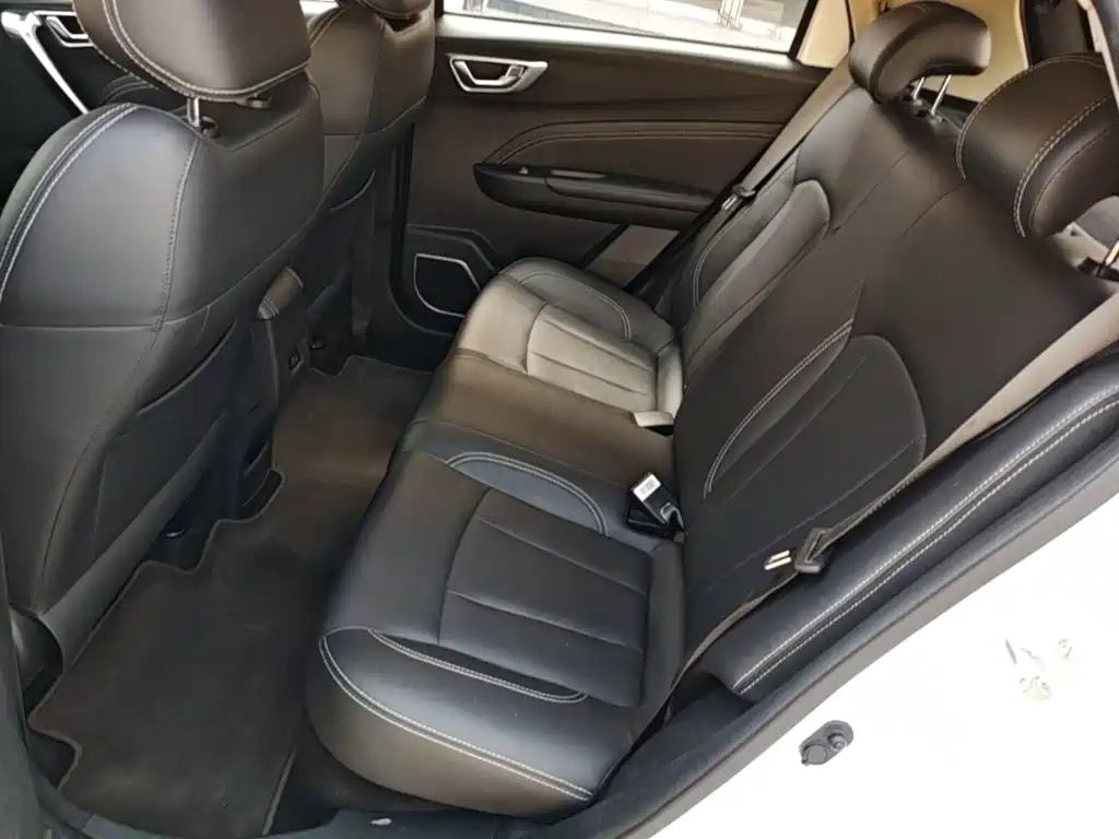 Geely Vision X3 2019 — фото 13