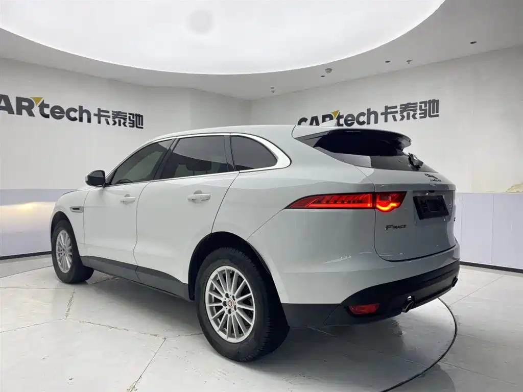 Jaguar F-PACE 2017 — фото 7