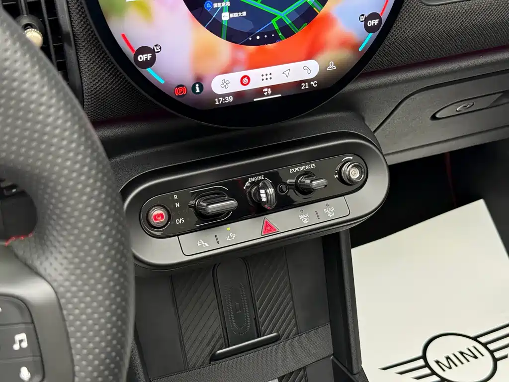 MINI JCW 2025 — фото 9