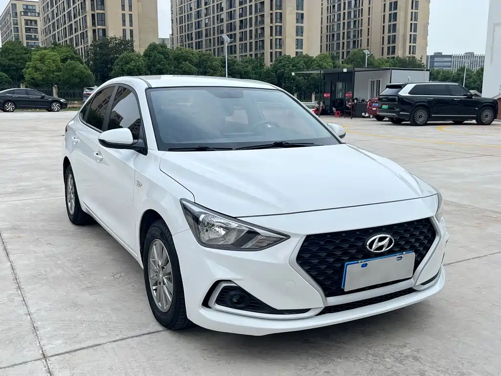 Hyundai Elantra 2019 — фото 3