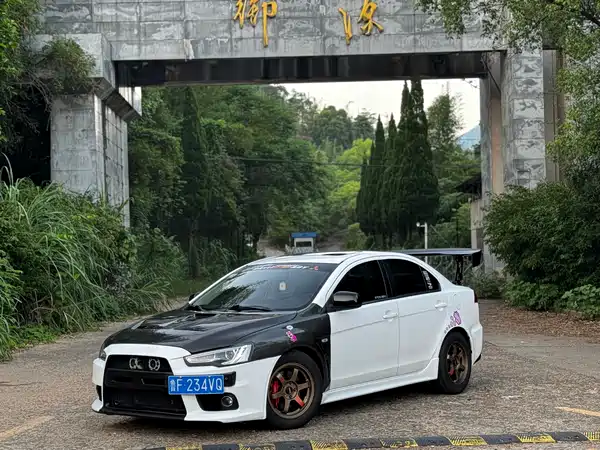 Mitsubishi Lancer EX 2012