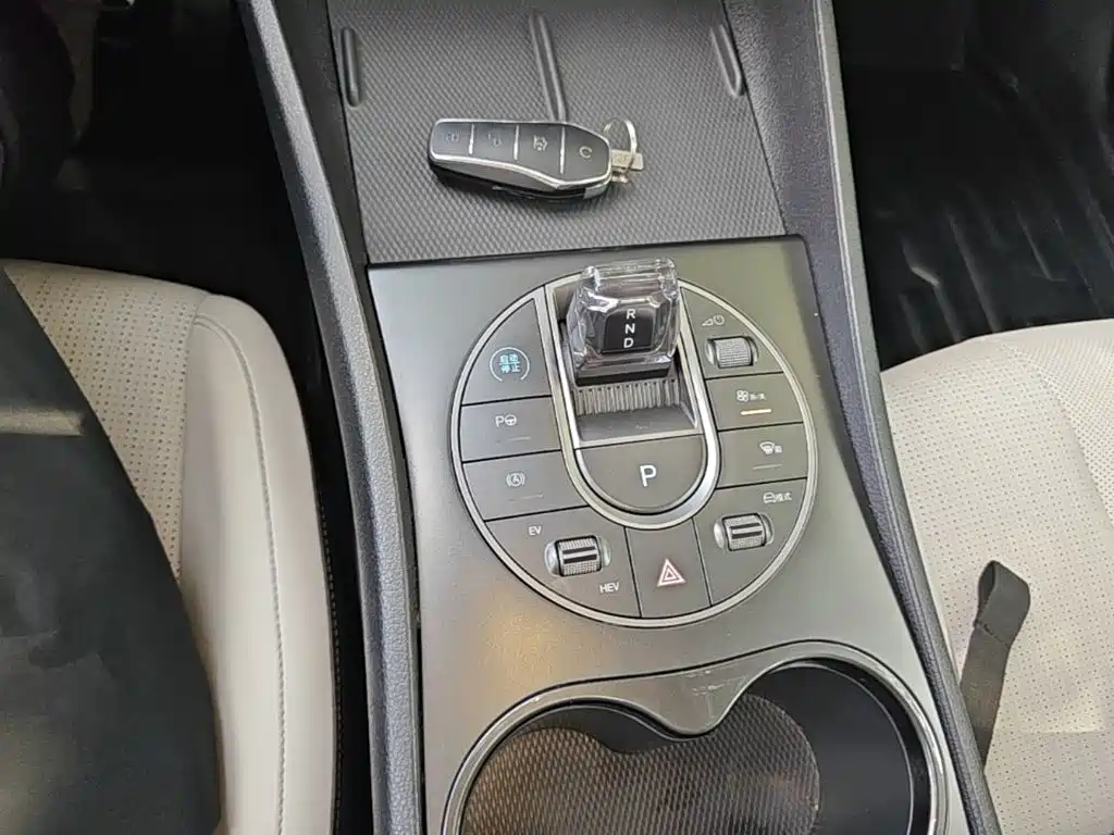 BYD Seal 05 DM-i 2025 — фото 14