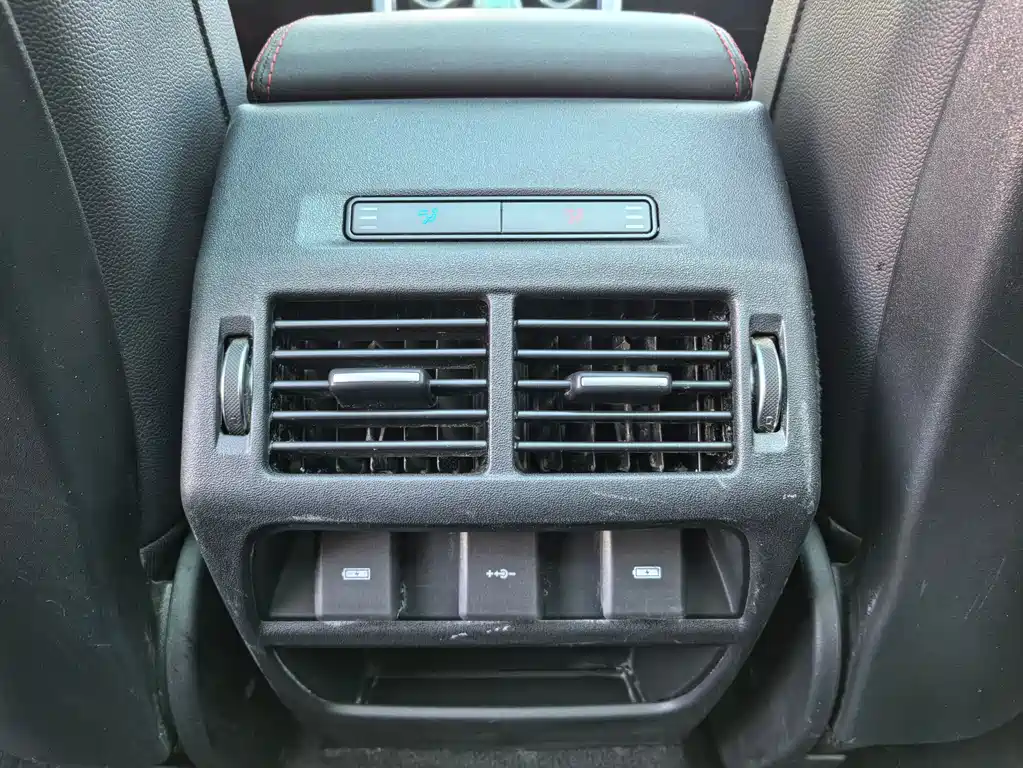 Land Rover Discovery Sport 2023 — фото 20