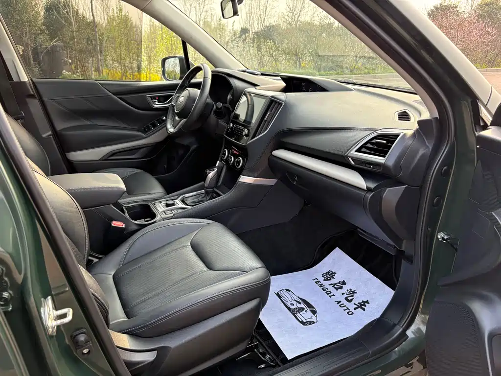 Subaru Forester 2023 — фото 16