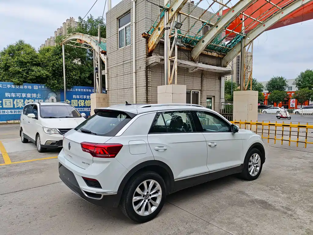 Volkswagen T-Roc 2023