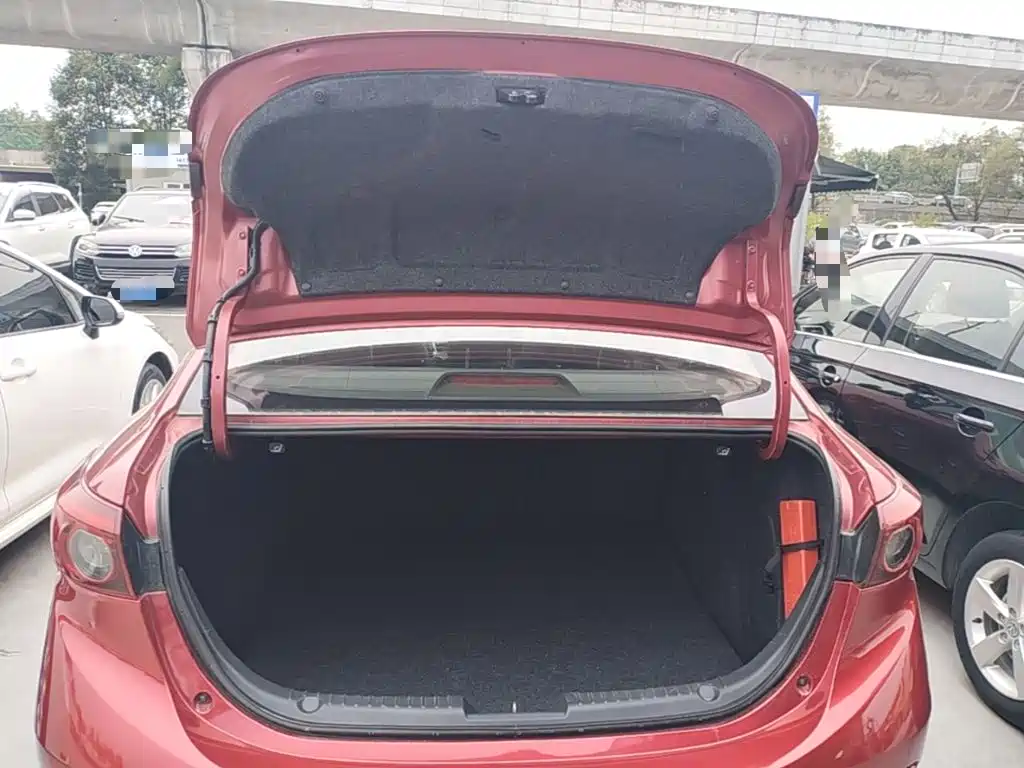 Mazda 3 Axela 2019 — фото 19