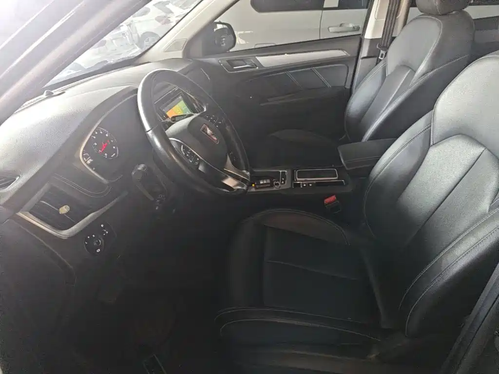 Roewe RX5 2018 — фото 15