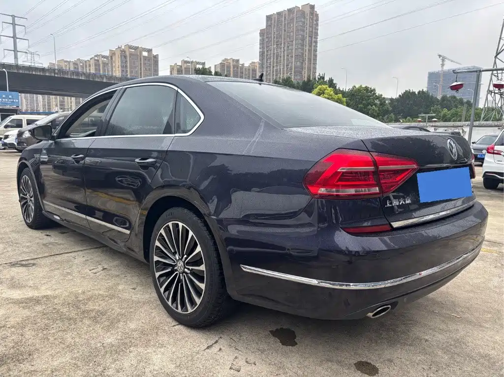 Volkswagen Passat 2017 — фото 6