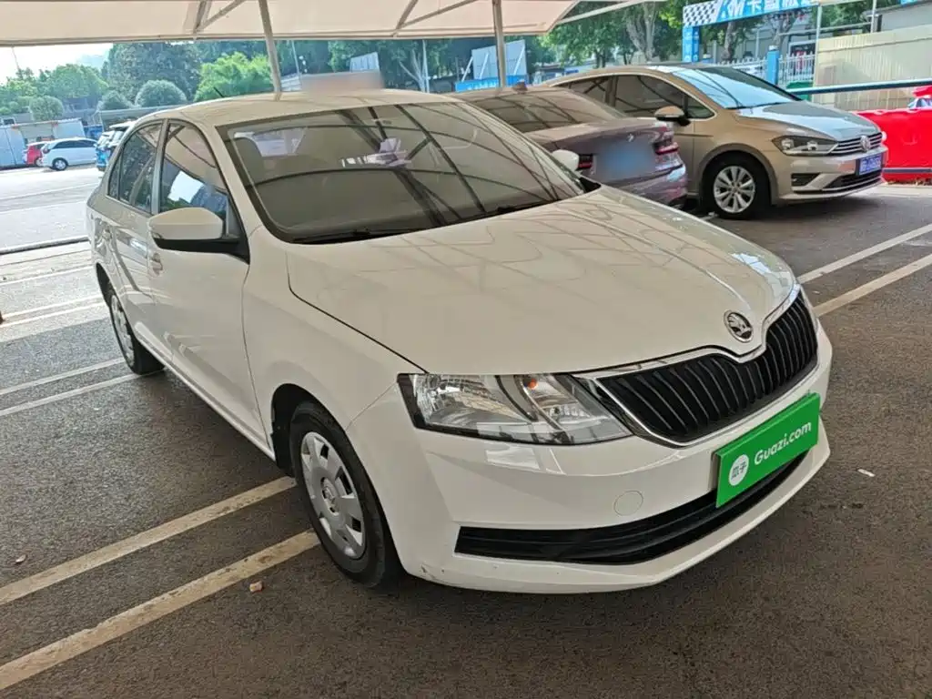 Skoda Rapid 2017 — фото 4