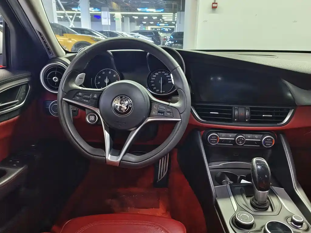 Alfa Romeo Giulia 2017 — фото 9