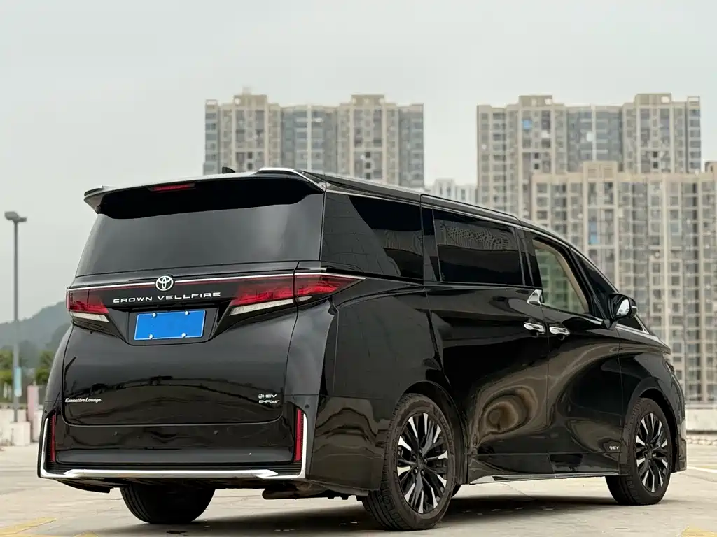 Toyota Vellfire 2024 — фото 14