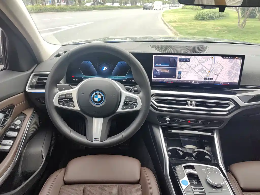 BMW i3 2024 — фото 10