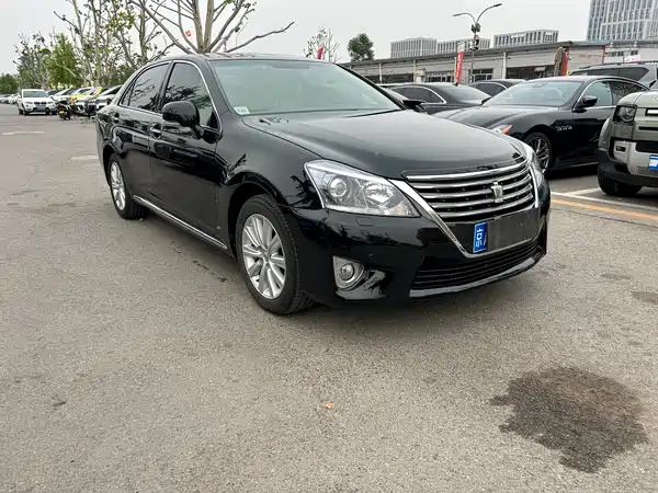 Toyota Crown 2012