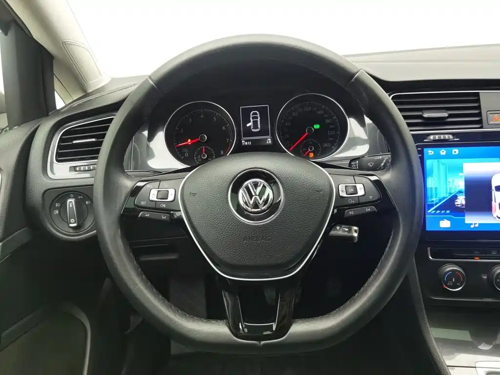 Volkswagen Golf 2018 — фото 11