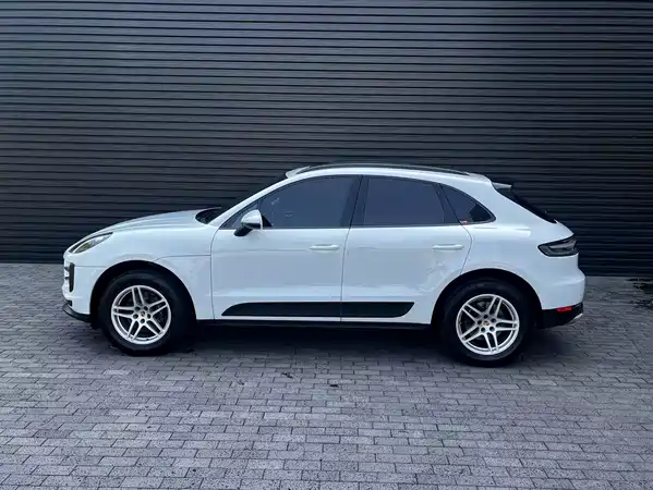 Porsche Macan 2021