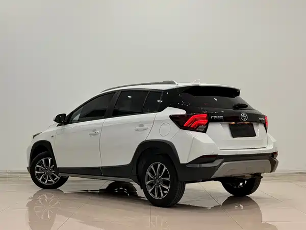 Toyota Yaris L 2022