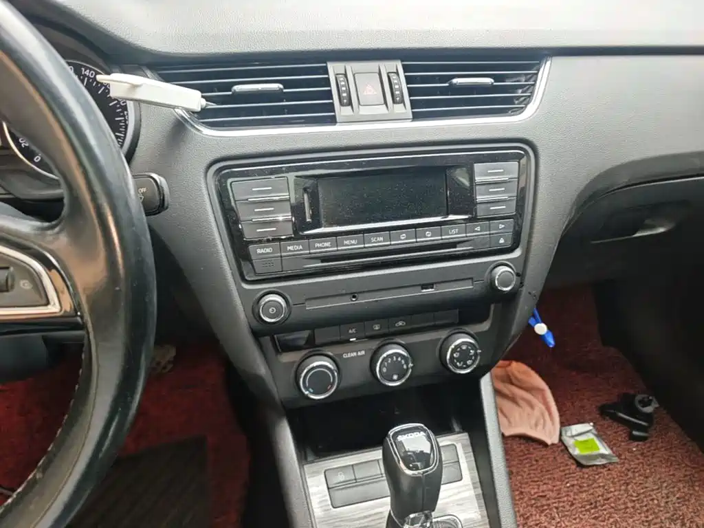 Skoda Octavia 2016 — фото 13