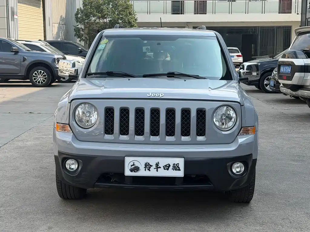 Jeep Patriot 2014 — фото 2