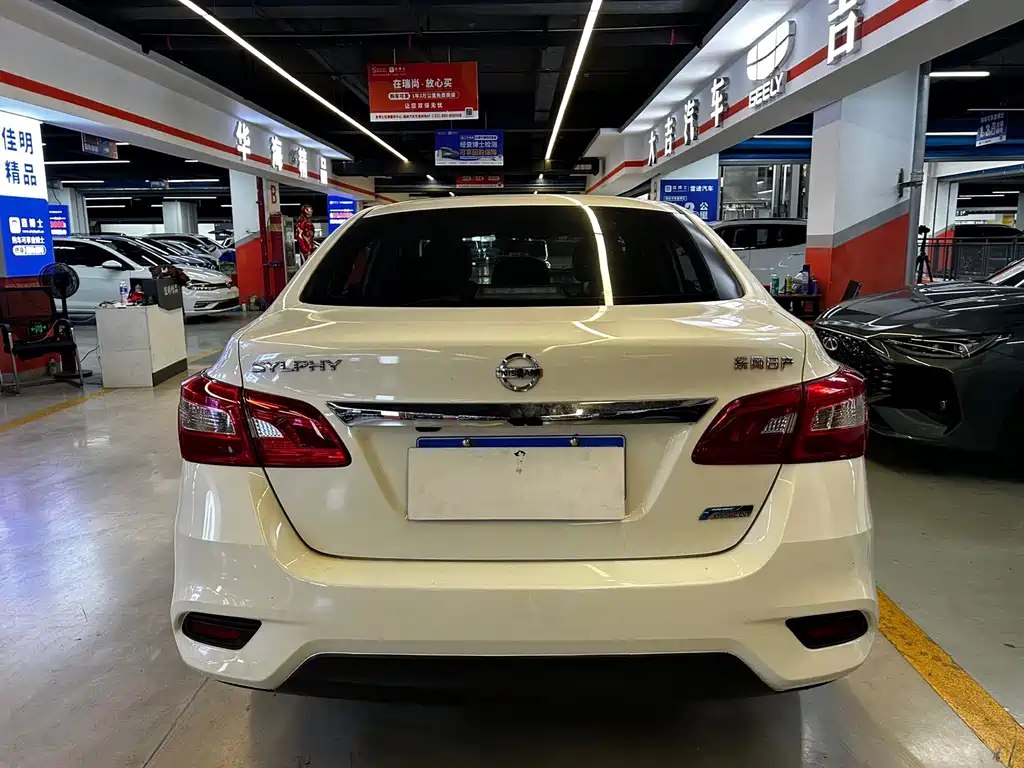 Nissan Sylphy 2018 — фото 12