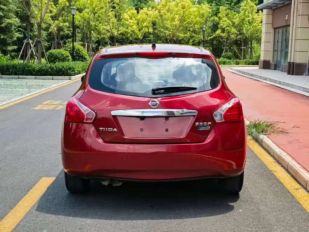 Nissan Tiida 2015 — фото 8