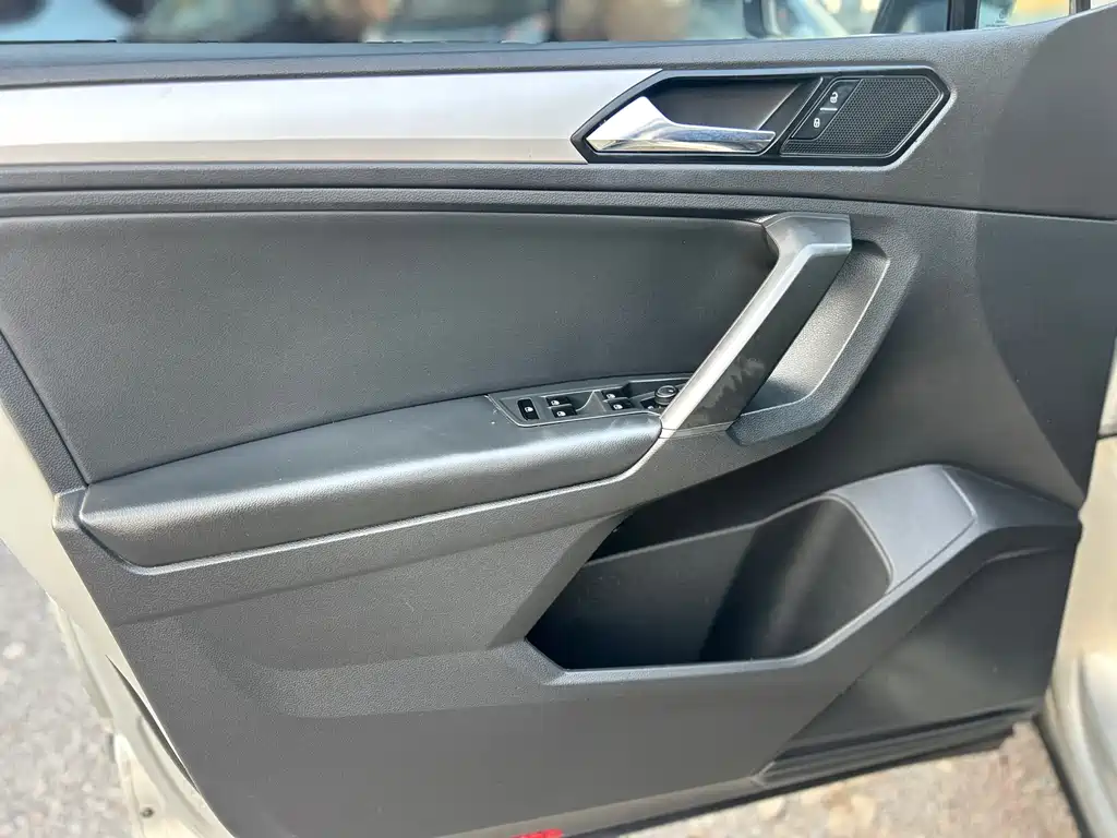 Volkswagen Tiguan L 2017 — фото 27