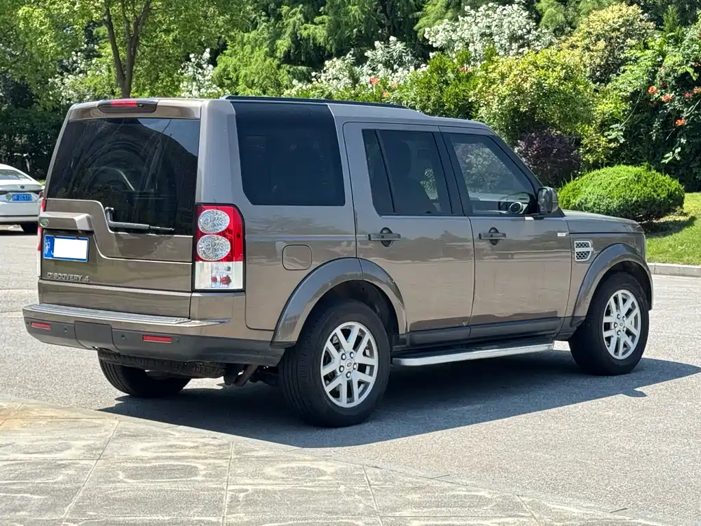 Land Rover Discovery 2010 — фото 4