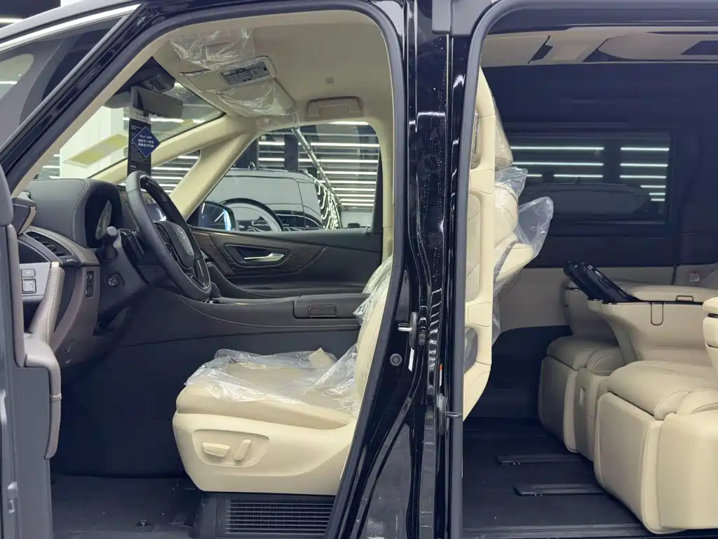 Toyota Alphard 2024 — фото 8