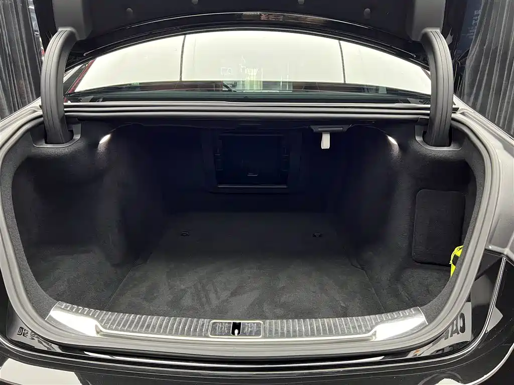 Mercedes-Benz S-Class 2022