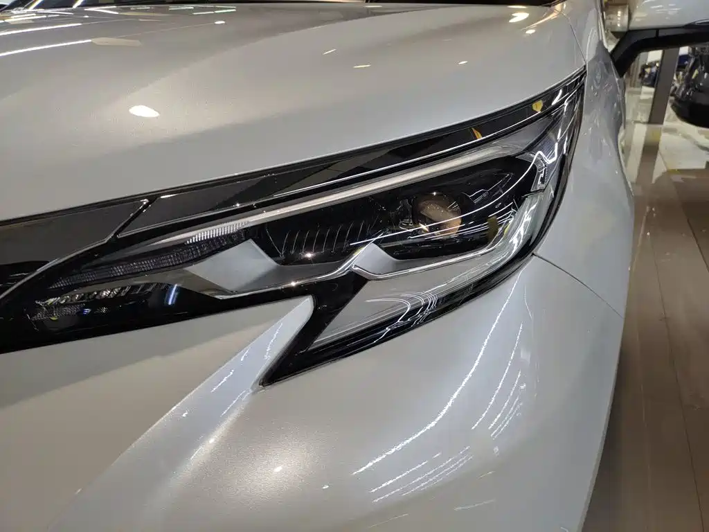Toyota Sienna 2023 — фото 24