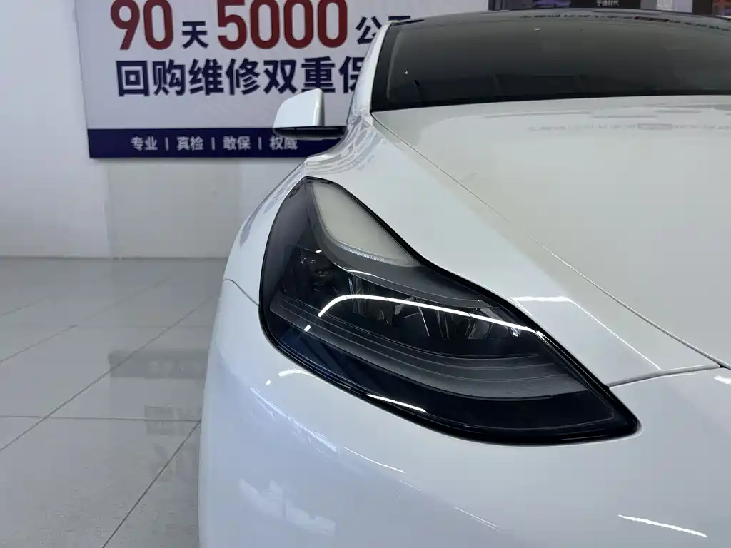 Tesla Model Y 2022 — фото 15