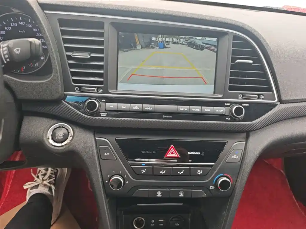 Hyundai Elantra 2018 — фото 13