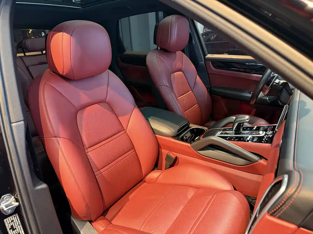 Porsche Cayenne 2018 — фото 16