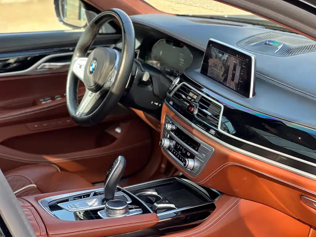 BMW 7 Series 2020 — фото 9