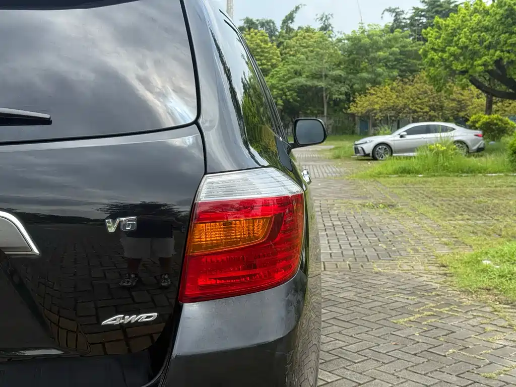 Toyota Highlander 2010 — фото 21