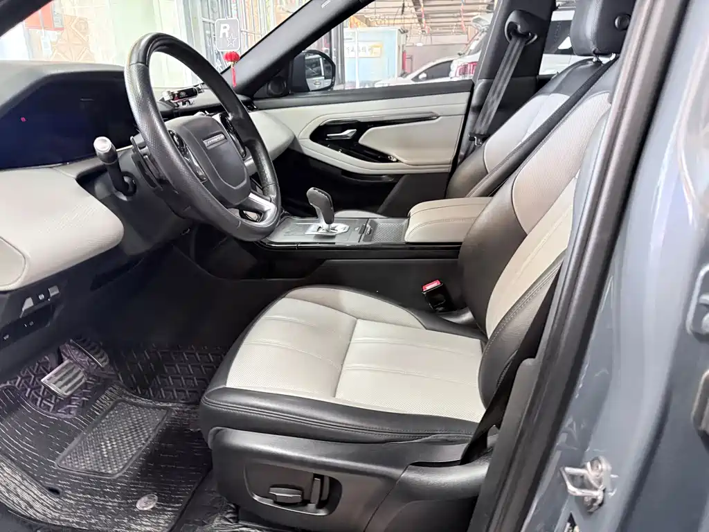 Land Rover Evoque 2021 — фото 8