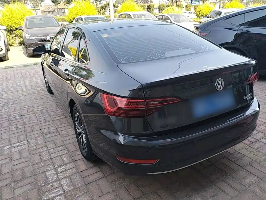 Volkswagen Sagitar 2020