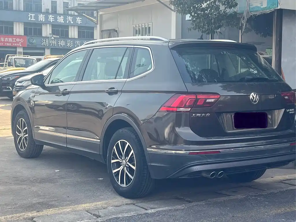 Volkswagen Tiguan L 2017 — фото 4