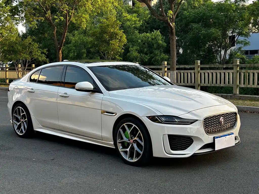 Jaguar XEL 2021 — фото 3