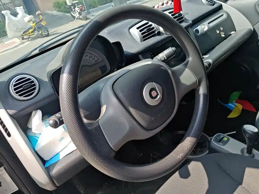 smart fortwo 2015 — фото 14