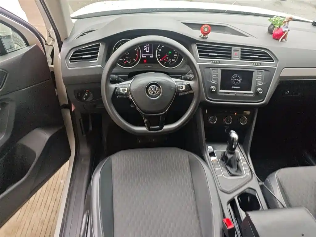Volkswagen Tiguan L 2018 — фото 11