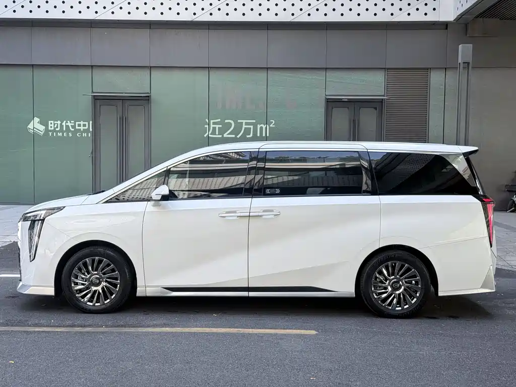 GAC Motor Trumpchi M8 2022 — фото 17
