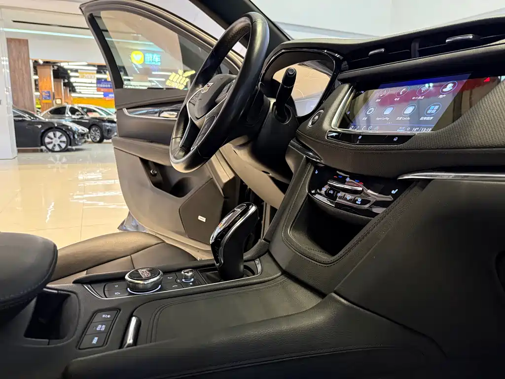Cadillac XT5 2021 — фото 14
