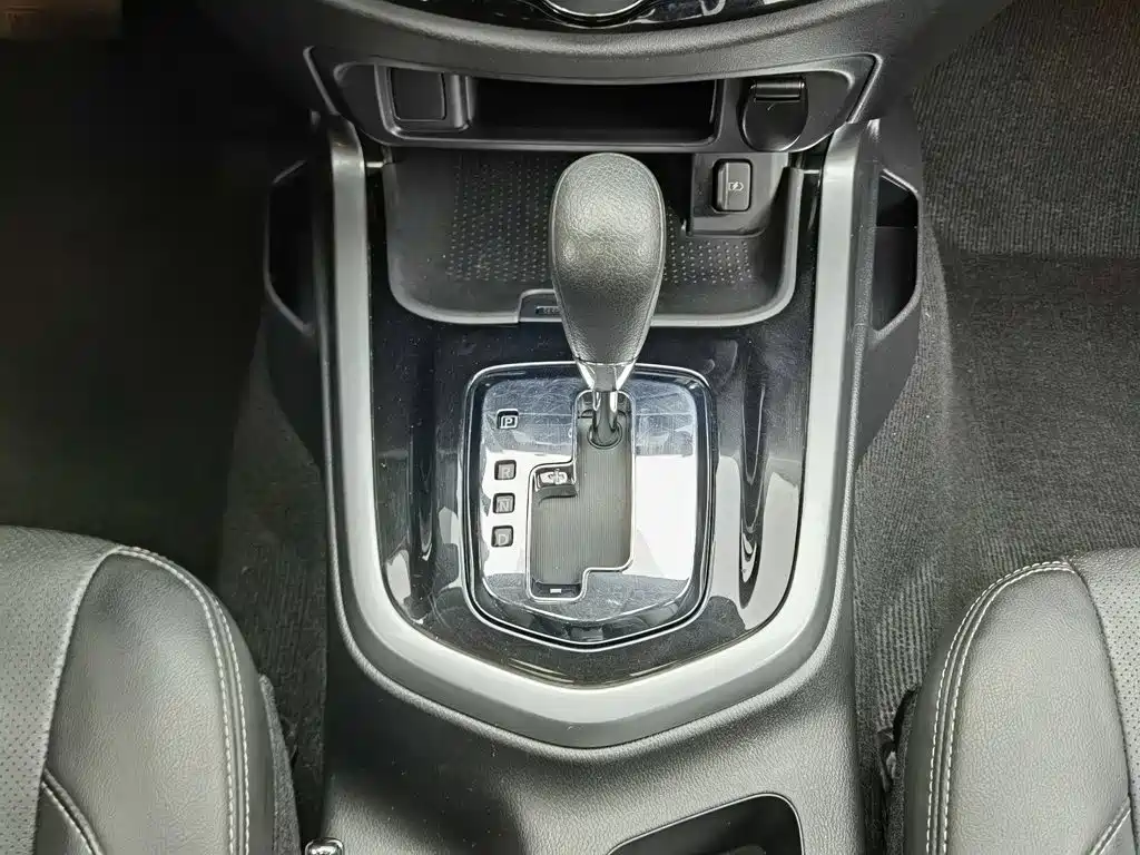 Nissan Terra 2020 — фото 13